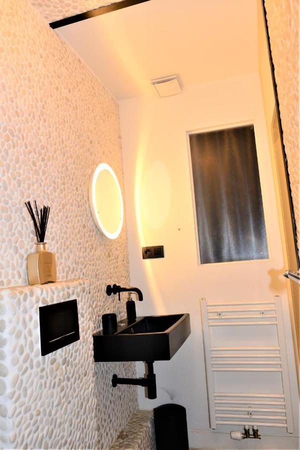 Sleep Inn - Black And White Modern Flat With Cityview Antuérpia Exterior foto